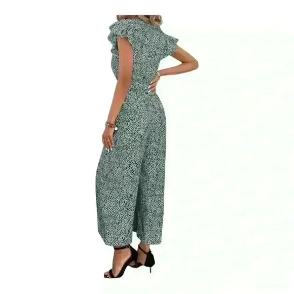 Brand New Green Butterfly Sleeve Belted Wide Leg Jumpsuit - Picture 3 of 3